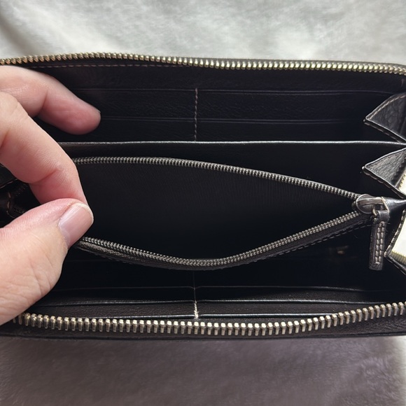 GUCCI Dark Brown Leather GG Zip Around Wallet - Picture 6 of 9